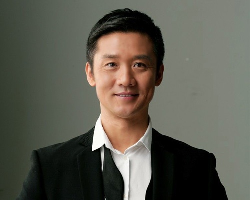 黄志忠代言蕾可玛休闲服