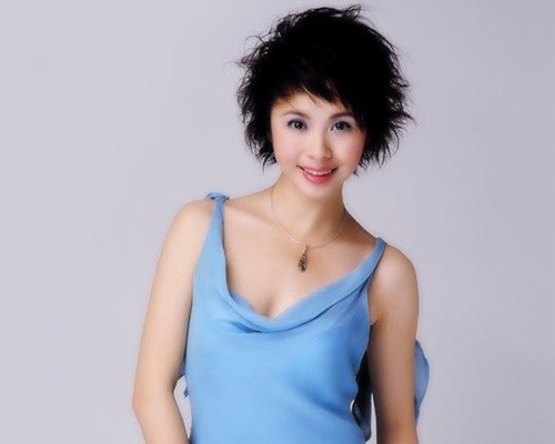 杨若兮代言“皙希丽”护肤品
