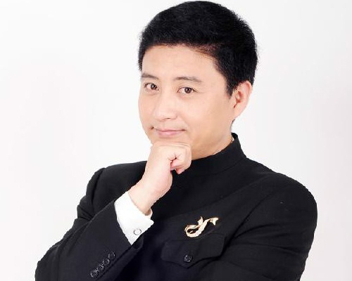 周炜